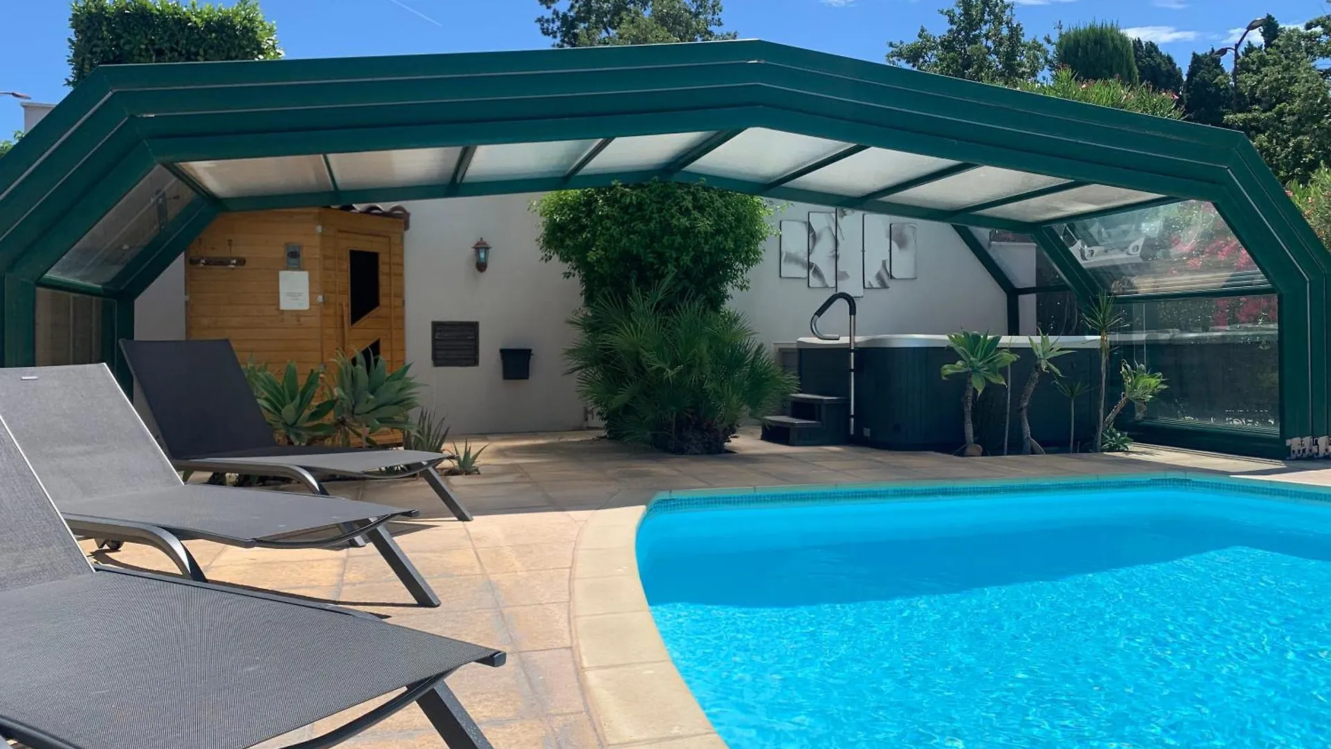 *** Aparthotel Residence Melody Saint-Rémy-de-Provence Francia